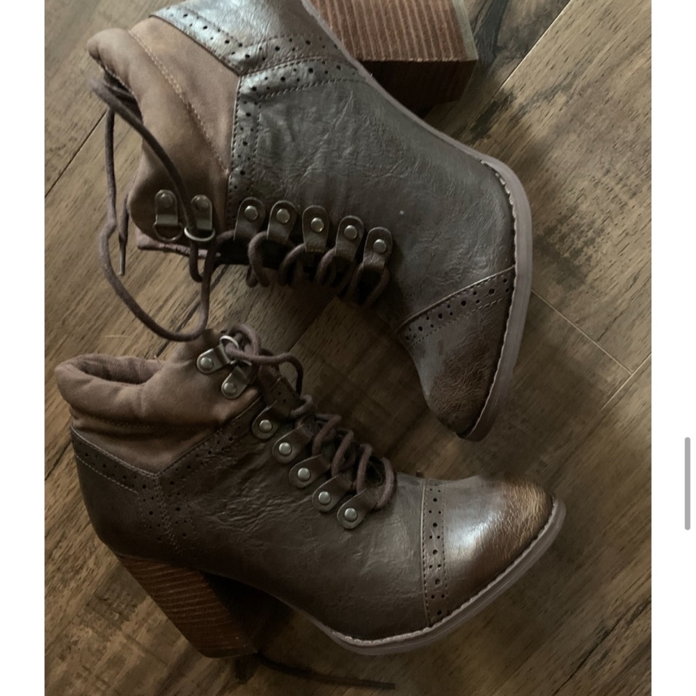 Not Rated Boots Size 8